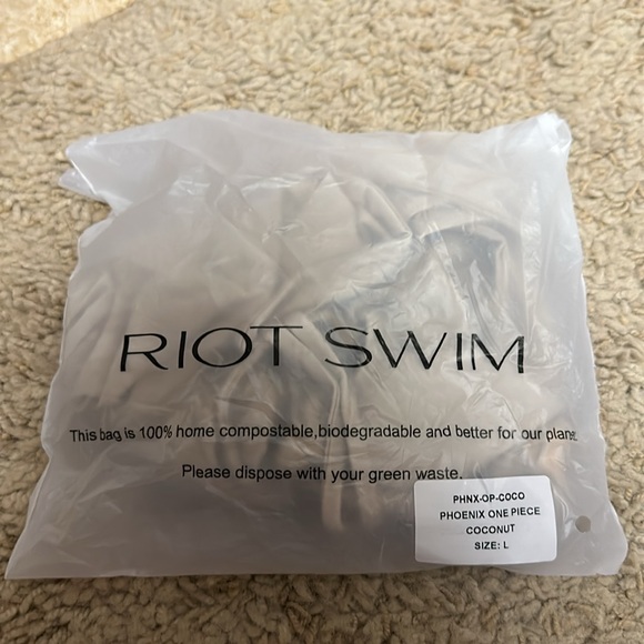 Riot Swim One Piece - Picture 3 of 3